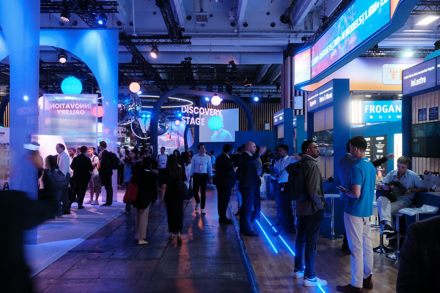 Wide shot of the VivaTech floor